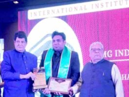 Filmmaker Azam Khan receives honorary doctorate award, making important contribution in cinema and medical field